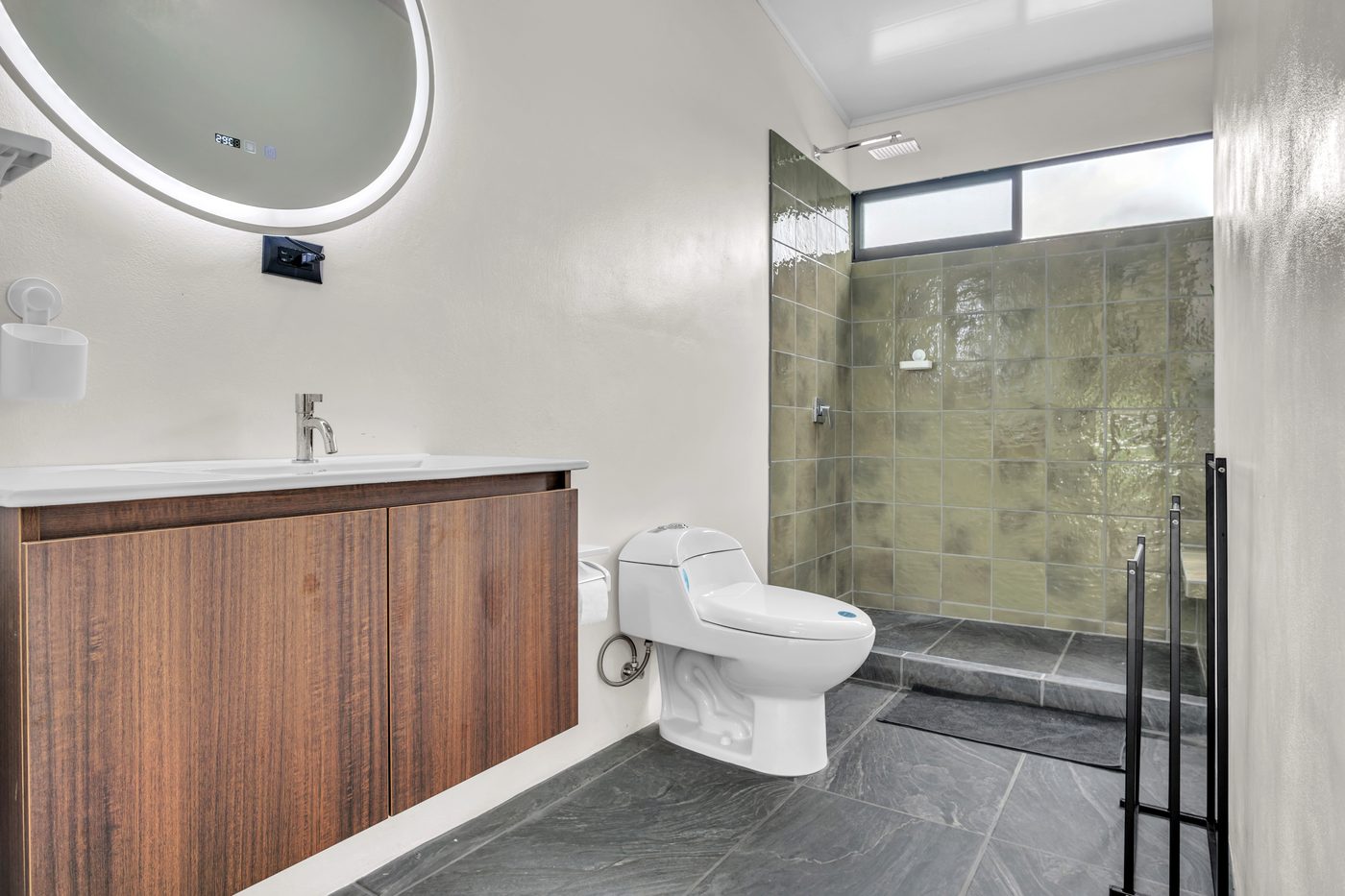 Segundo baño completo de Casa La Fortuna